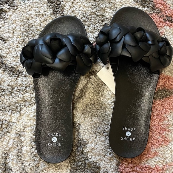 Women’s Jelly Sandals - Picture 3 of 5